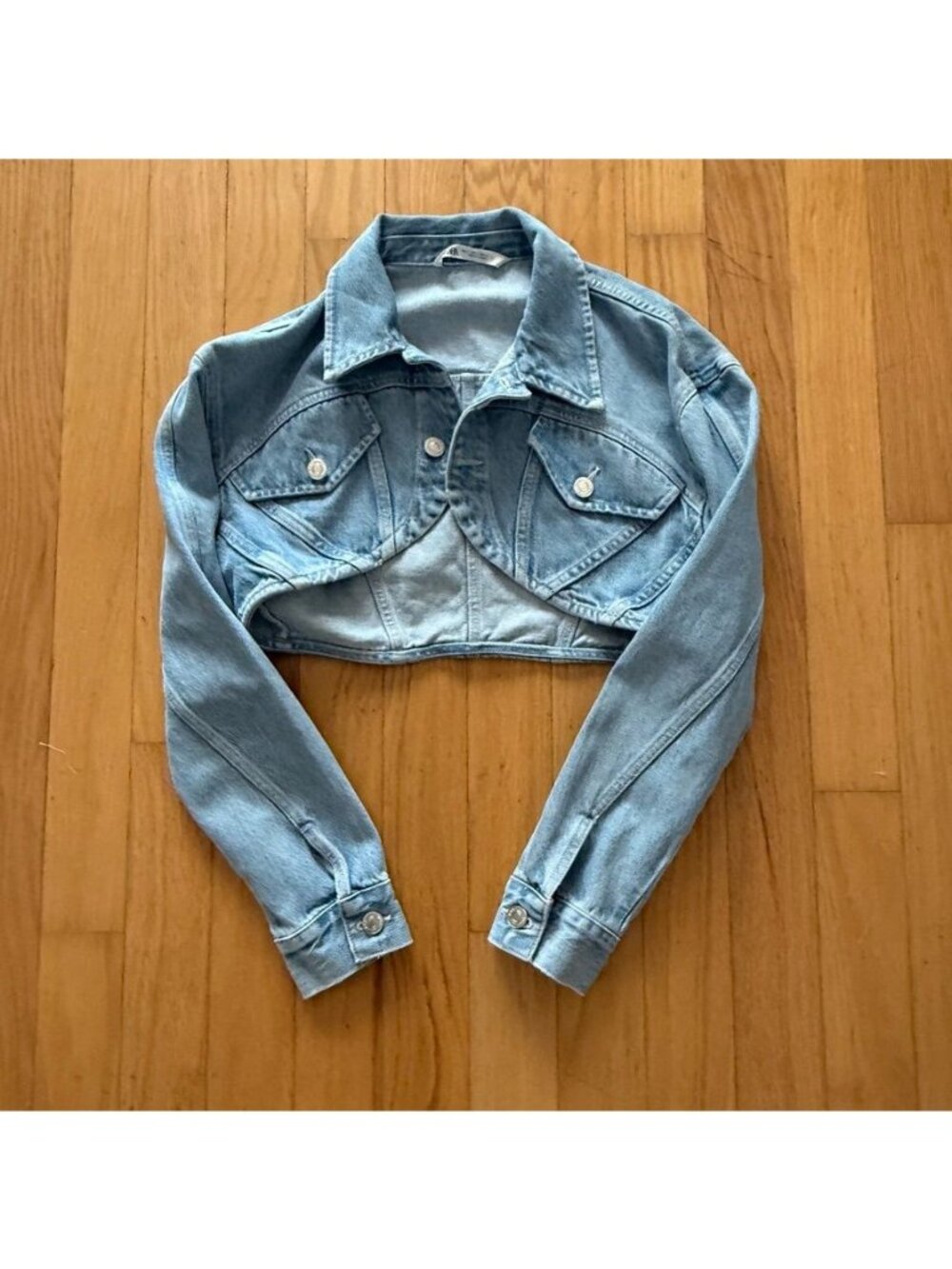 Zara Women's Small Lightwash Cropped Denim Jacket